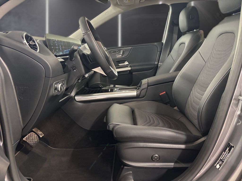 Mercedes-Benz B 220 2025