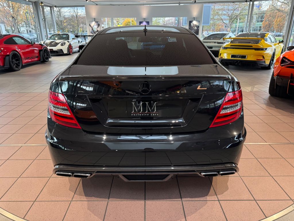 Mercedes-Benz C 63 AMG 2012