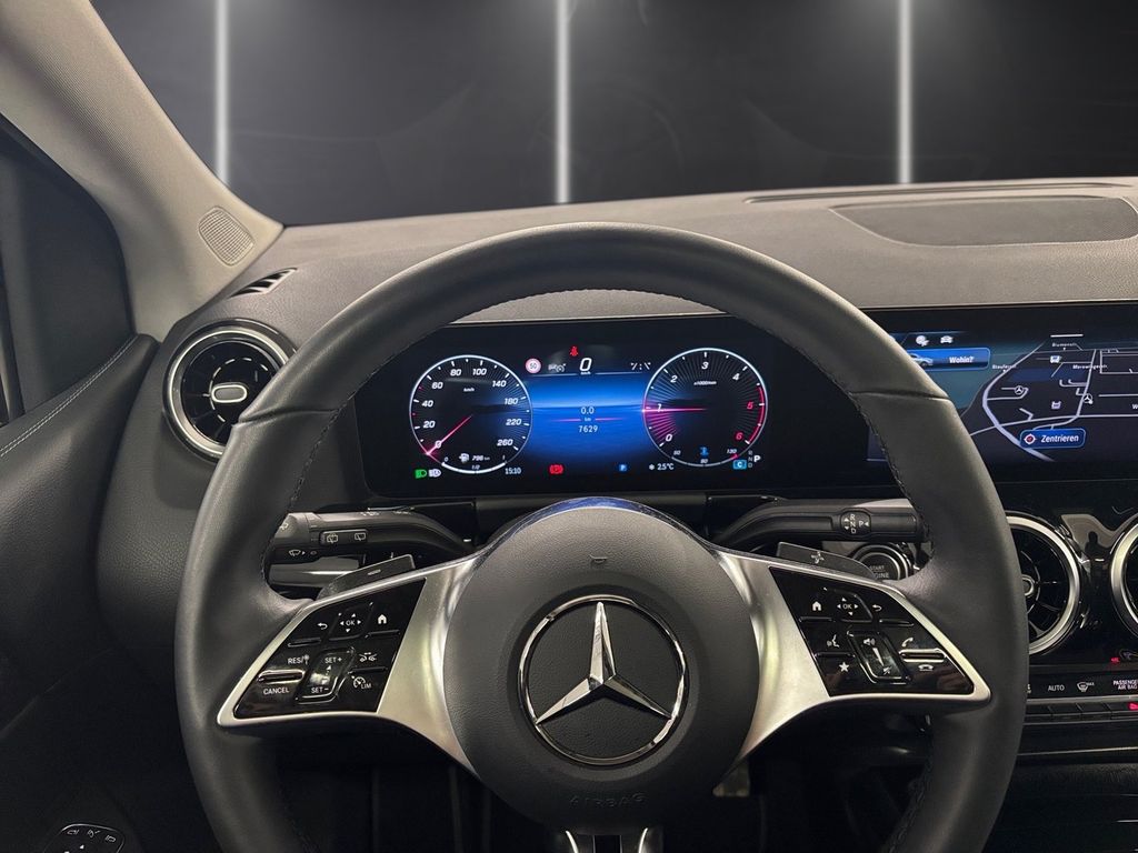 Mercedes-Benz B 220 2025