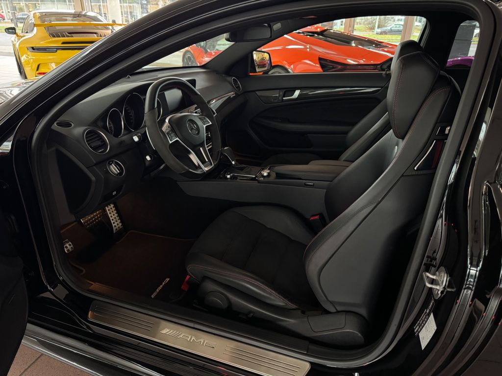 Mercedes-Benz C 63 AMG 2012