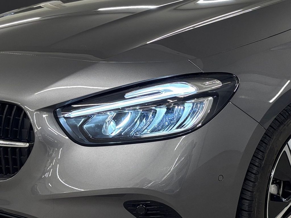 Mercedes-Benz B 220 2025