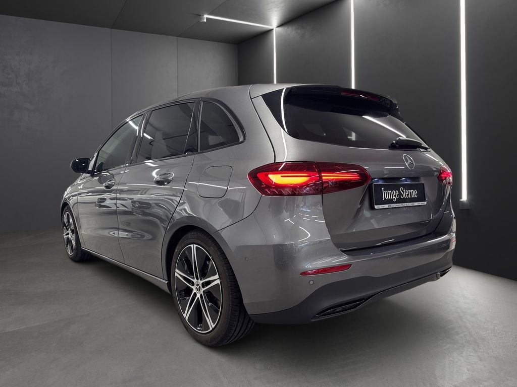 Mercedes-Benz B 220 2025