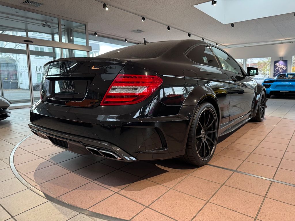 Mercedes-Benz C 63 AMG 2012