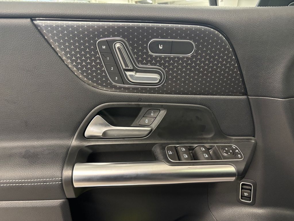 Mercedes-Benz B 220 2025