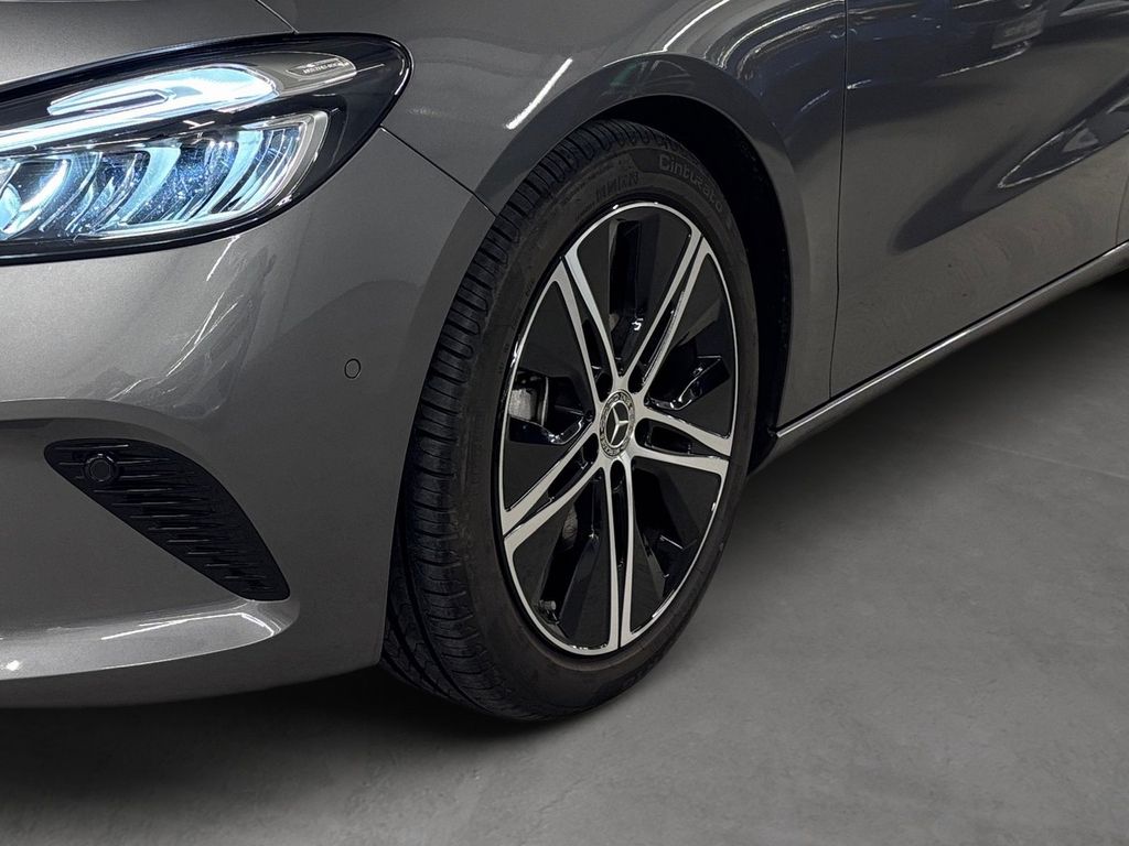 Mercedes-Benz B 220 2025