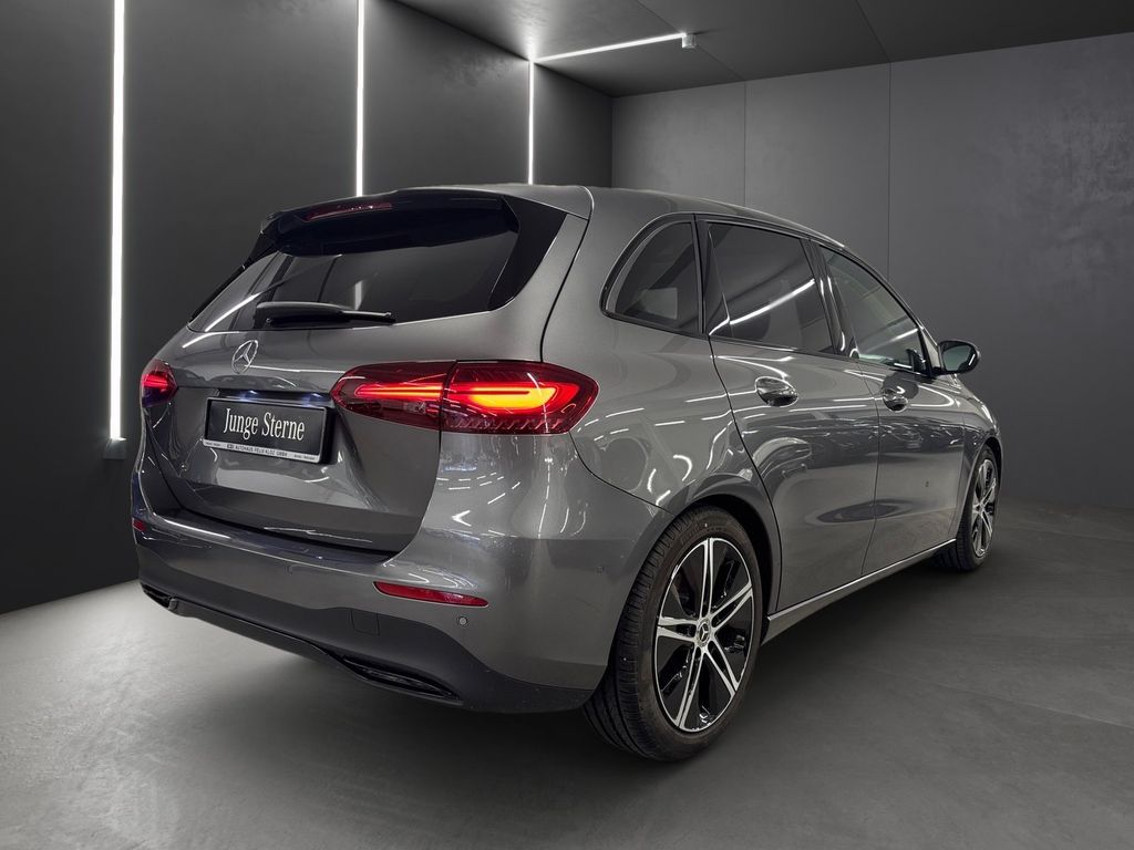 Mercedes-Benz B 220 2025
