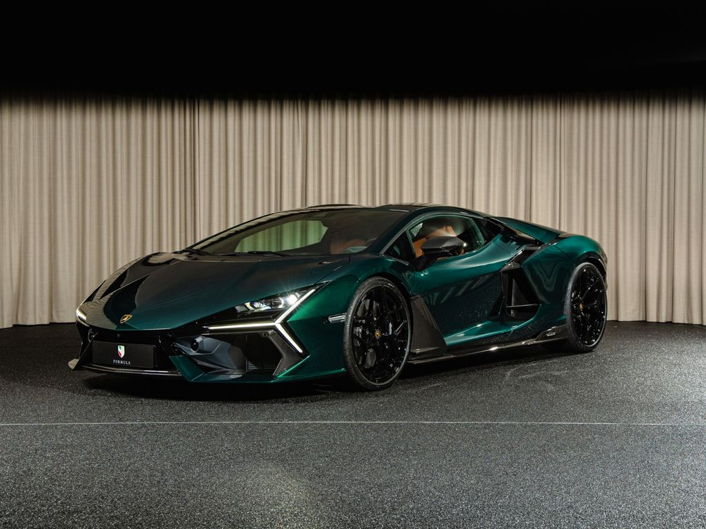 Lamborghini Revuelto 2025