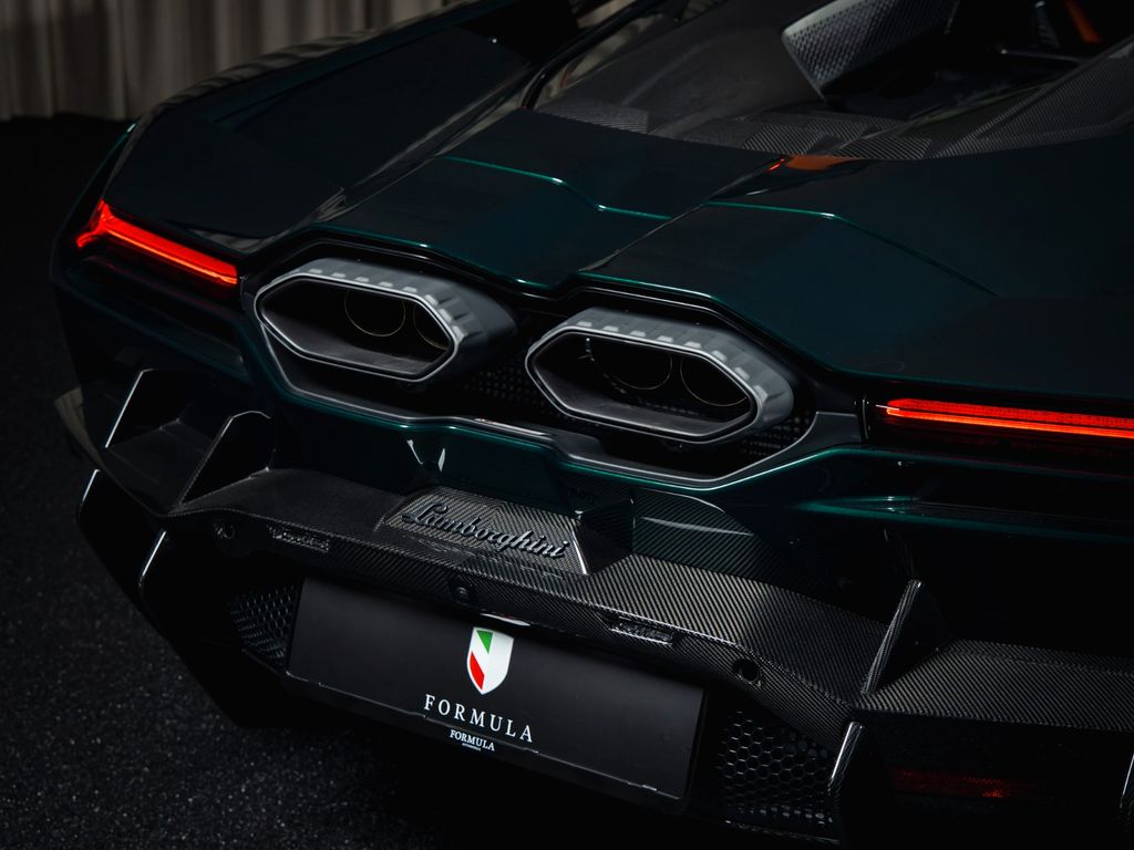 Lamborghini Revuelto 2025