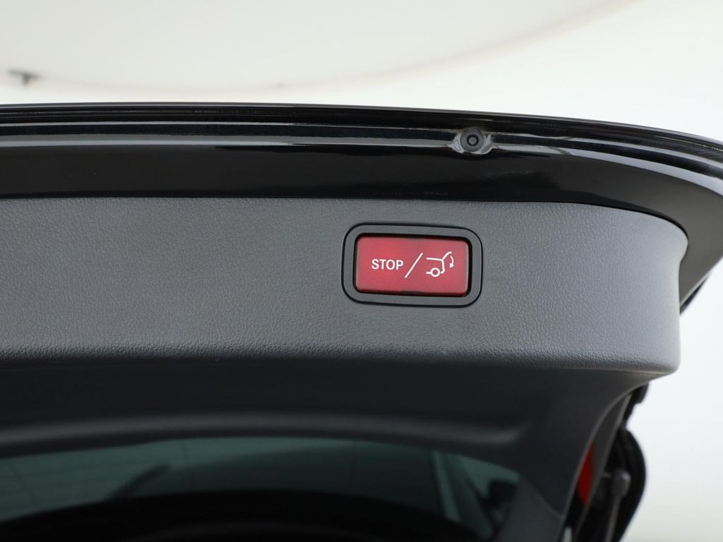 Mercedes-Benz C 300 2025