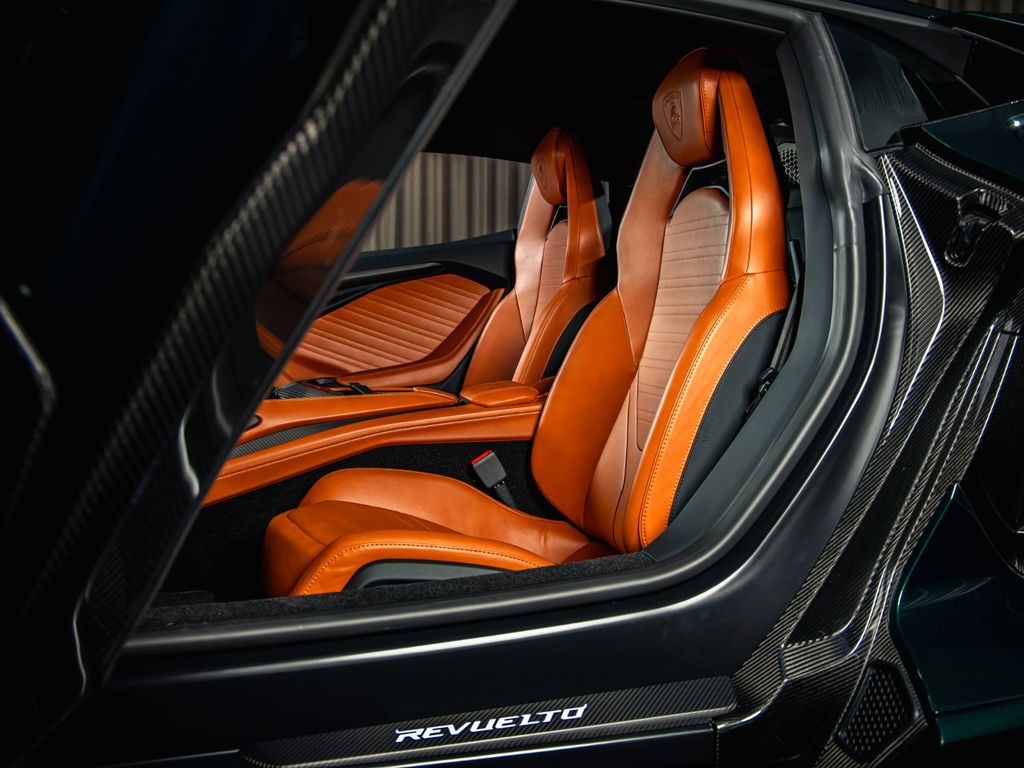 Lamborghini Revuelto 2025