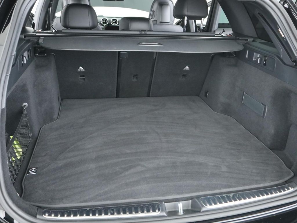 Mercedes-Benz C 300 2025