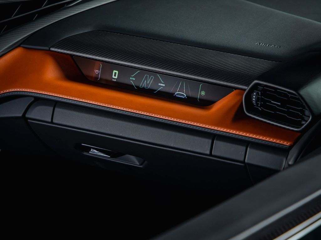 Lamborghini Revuelto 2025