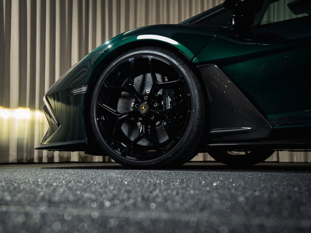 Lamborghini Revuelto 2025