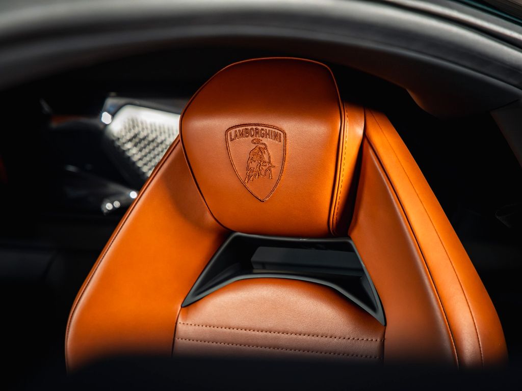 Lamborghini Revuelto 2025