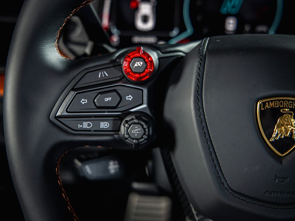 Lamborghini Revuelto 2025