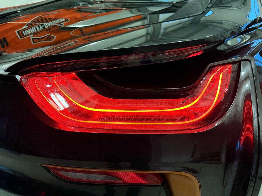BMW i8 2020