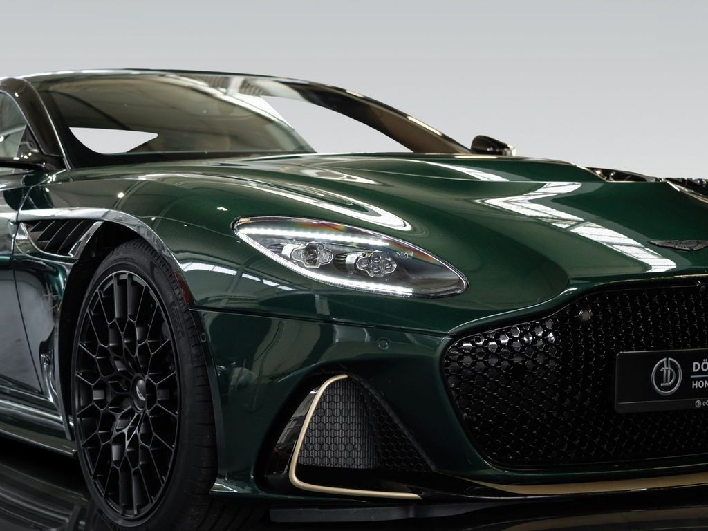 Aston Martin DBS 2024