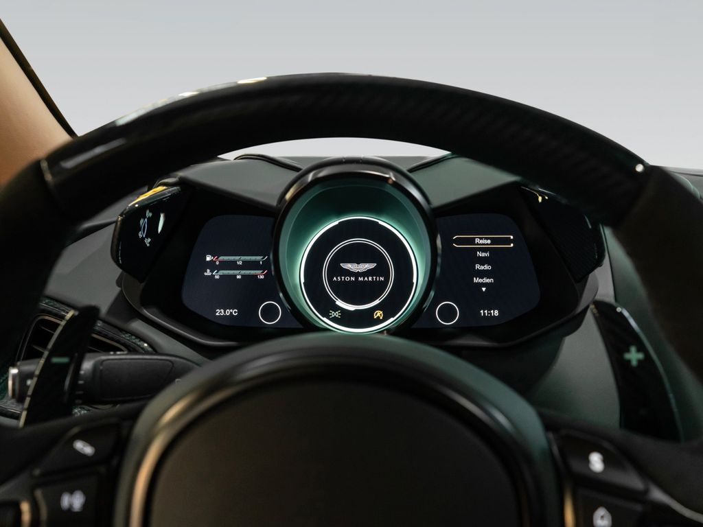 Aston Martin DBS 2024