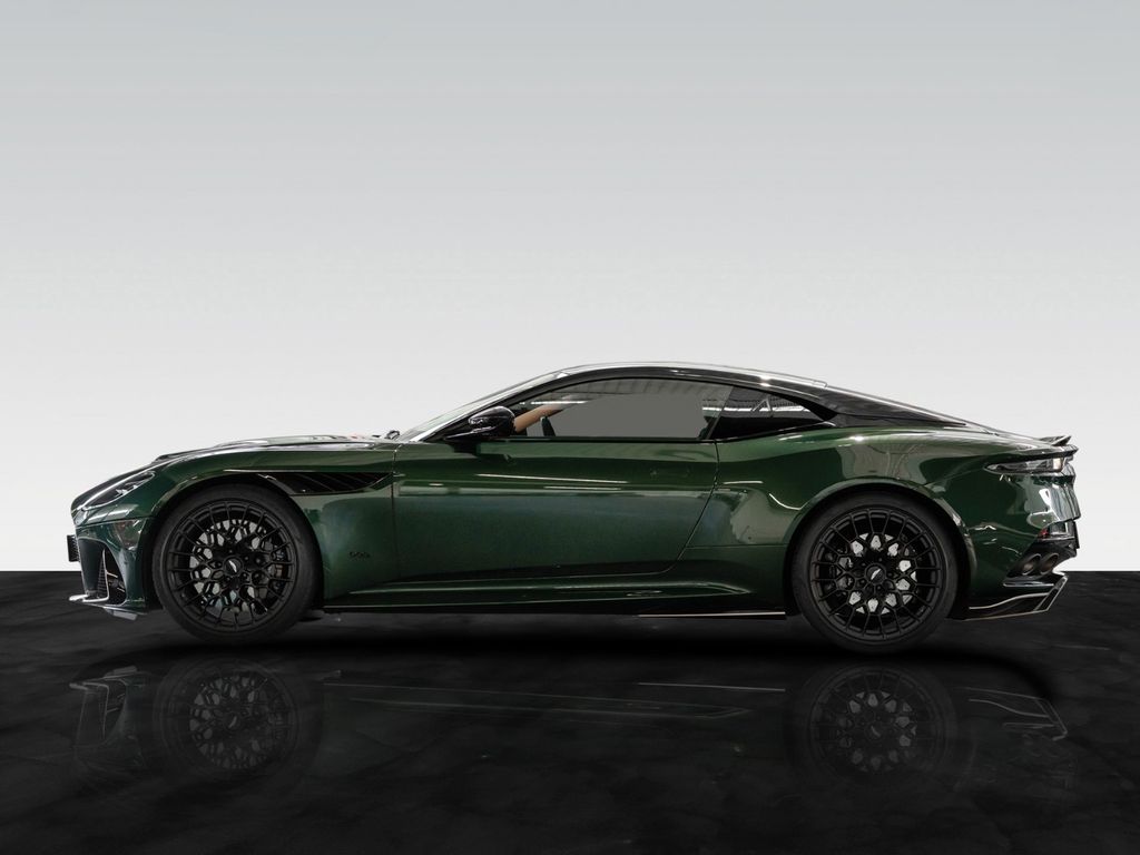 Aston Martin DBS 2024