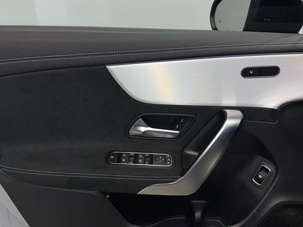 Mercedes-Benz CLA 200 2026