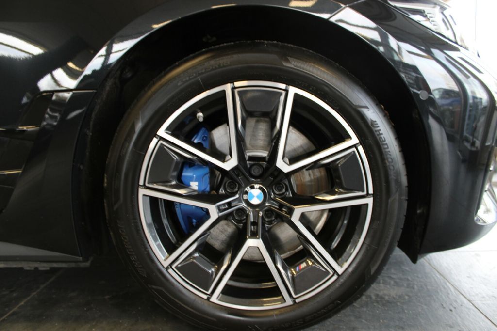 BMW i4 2025