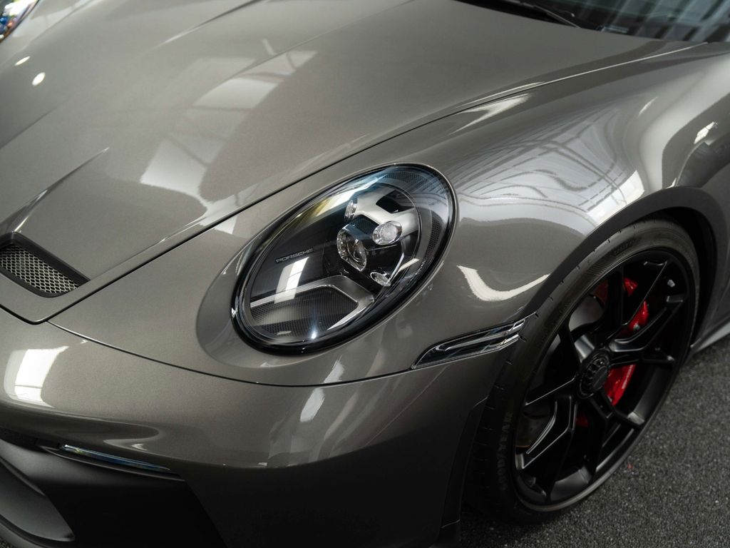 Porsche 992 2024