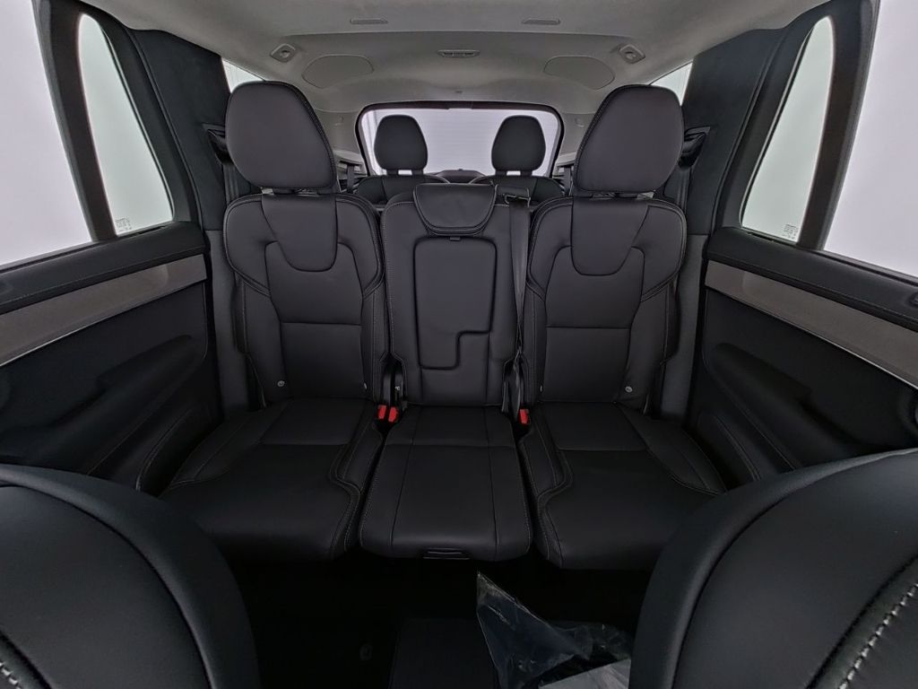 Volvo XC90 2025