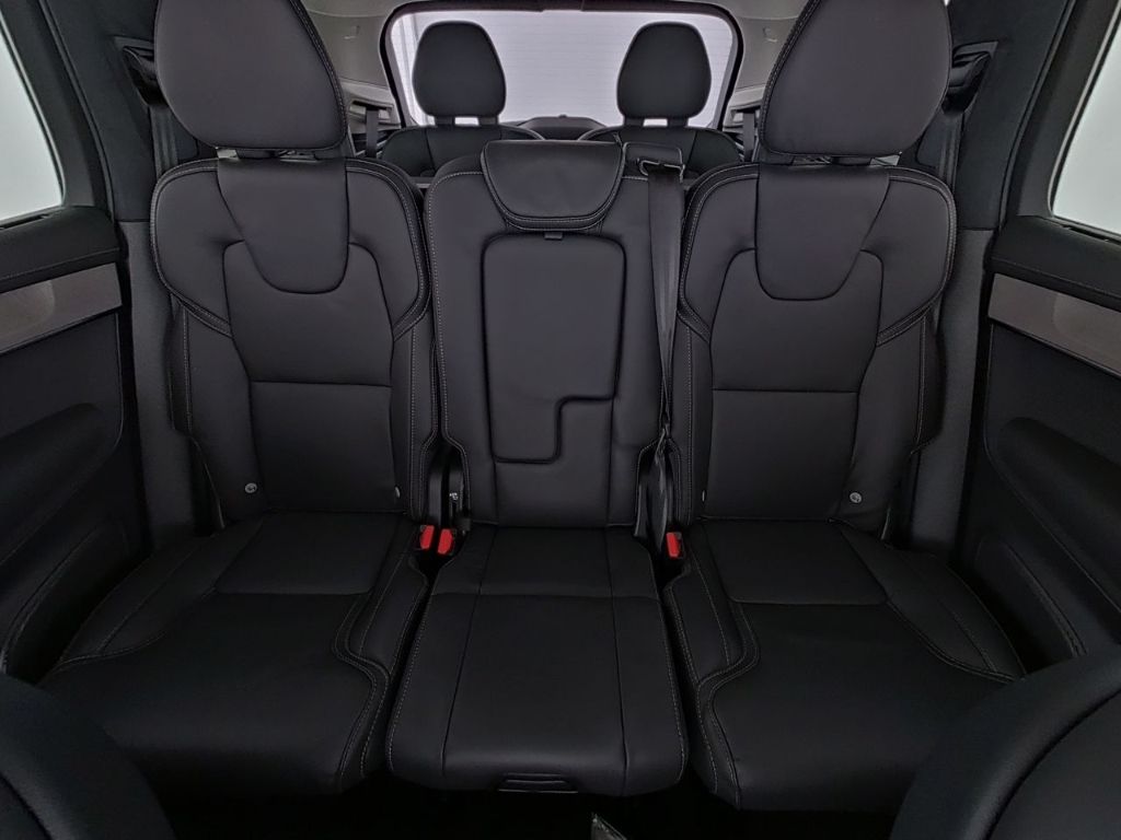 Volvo XC90 2025