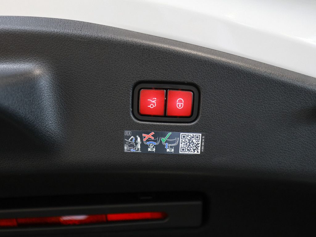 Mercedes-Benz CLE 220 2025