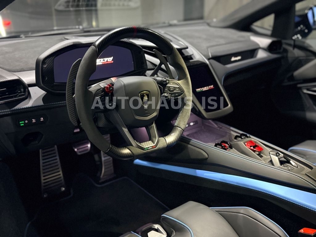 Lamborghini Revuelto 2025