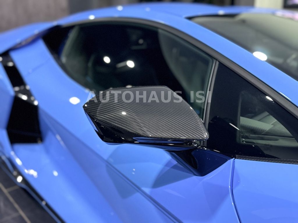 Lamborghini Revuelto 2025