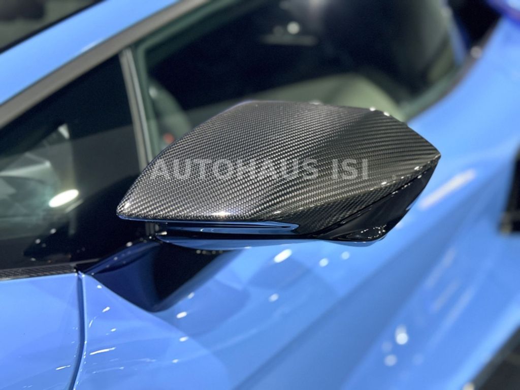 Lamborghini Revuelto 2025