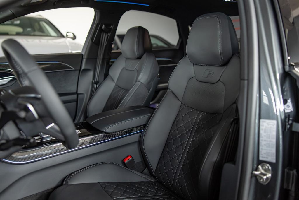Audi A8 2025