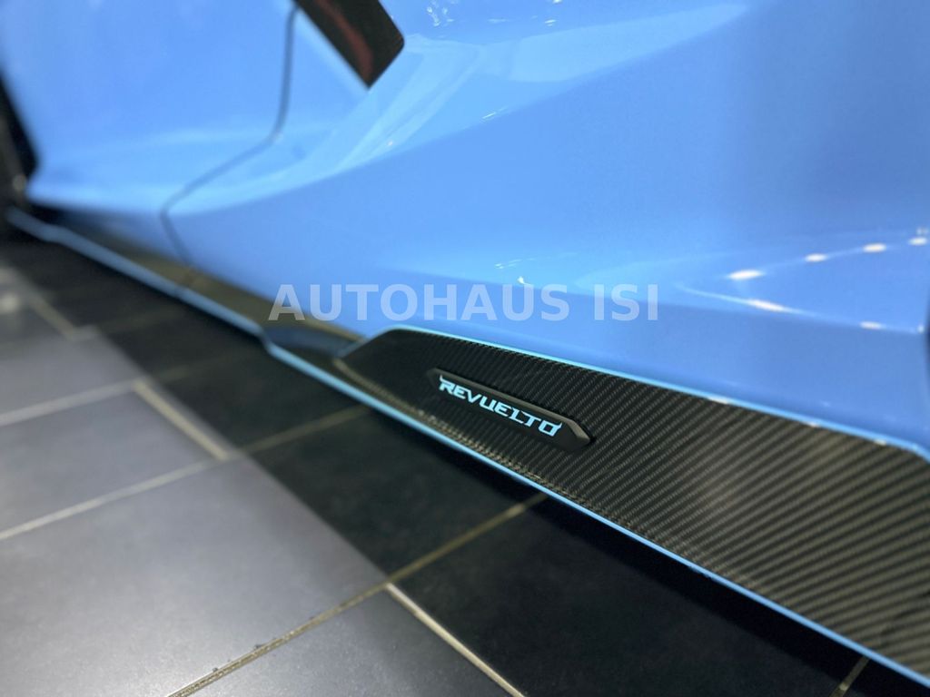 Lamborghini Revuelto 2025