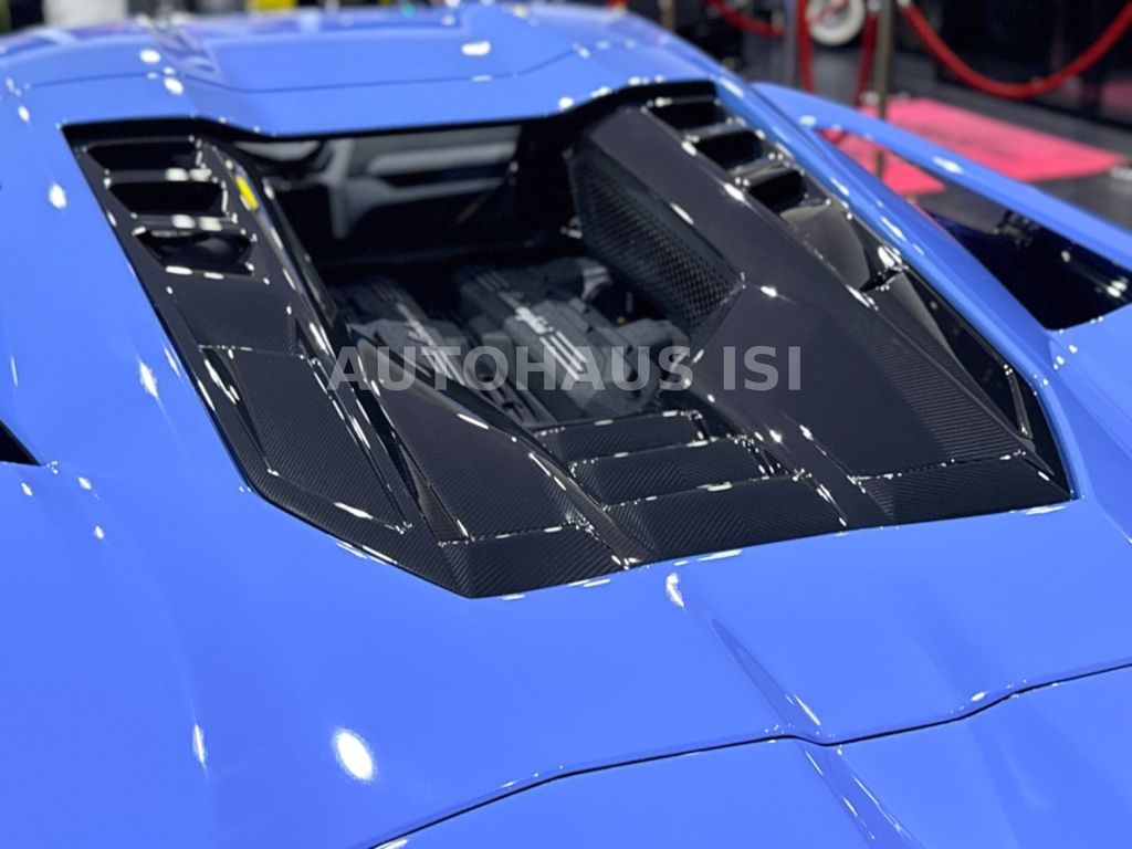 Lamborghini Revuelto 2025