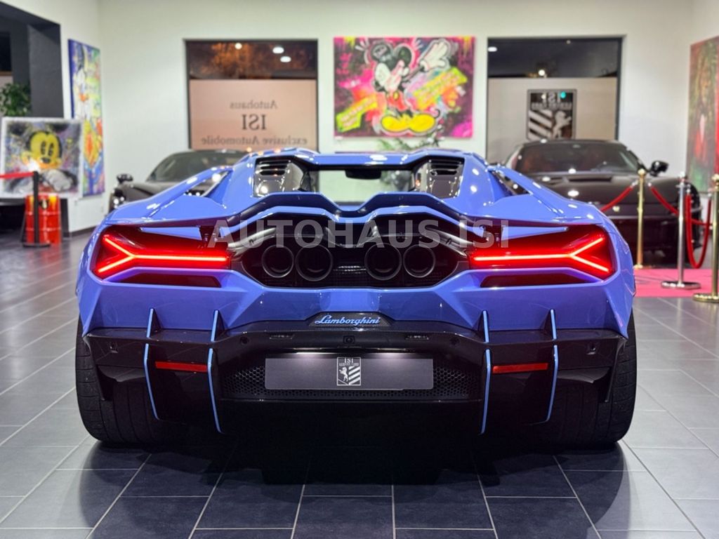 Lamborghini Revuelto 2025