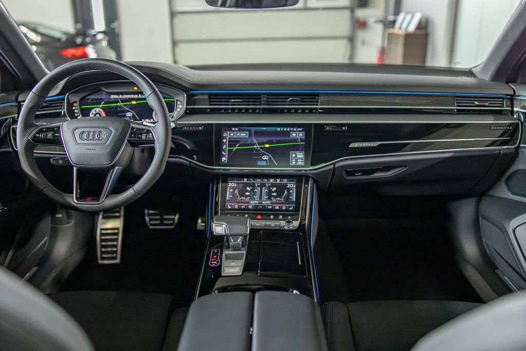 Audi A8 2025