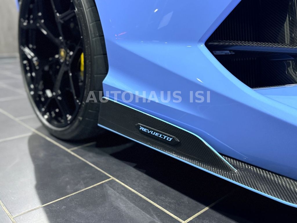 Lamborghini Revuelto 2025