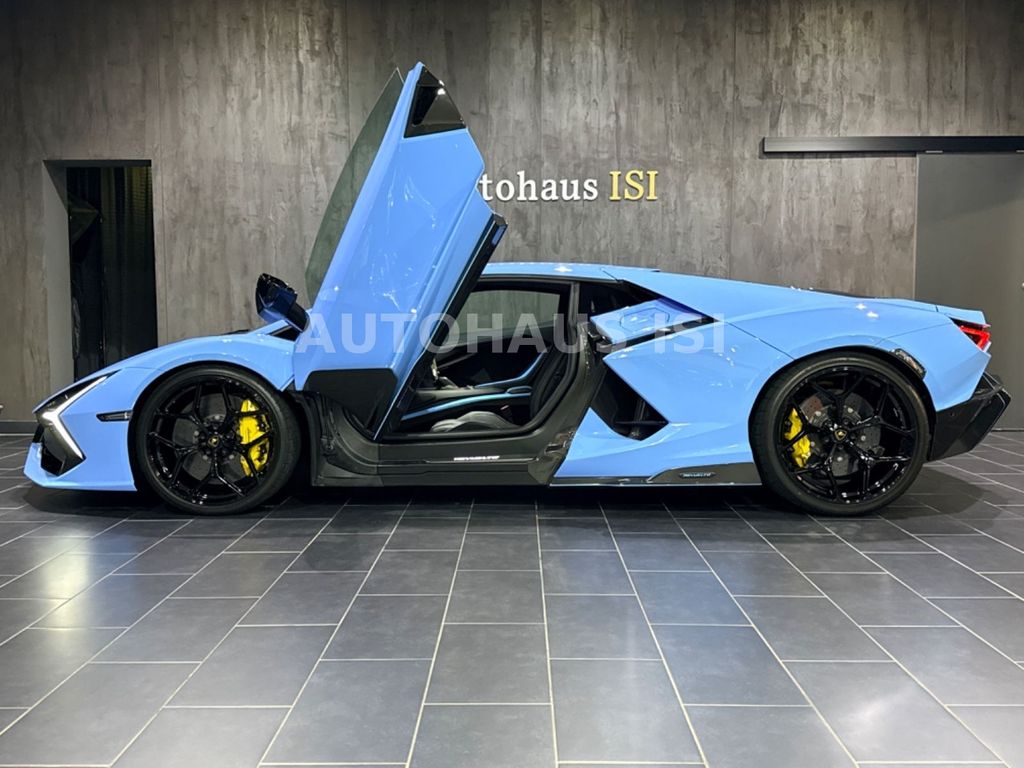 Lamborghini Revuelto 2025