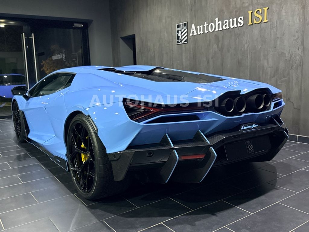 Lamborghini Revuelto 2025