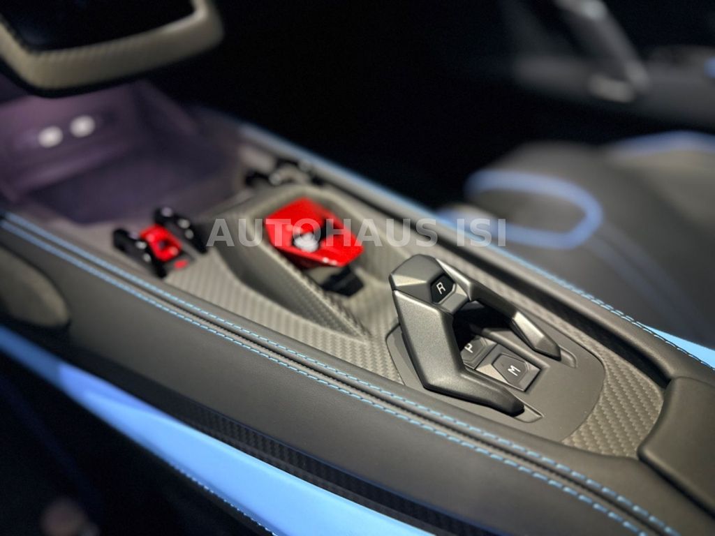 Lamborghini Revuelto 2025