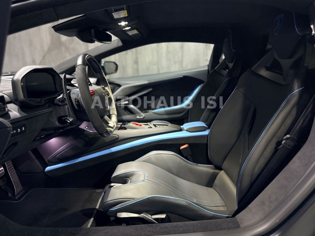 Lamborghini Revuelto 2025