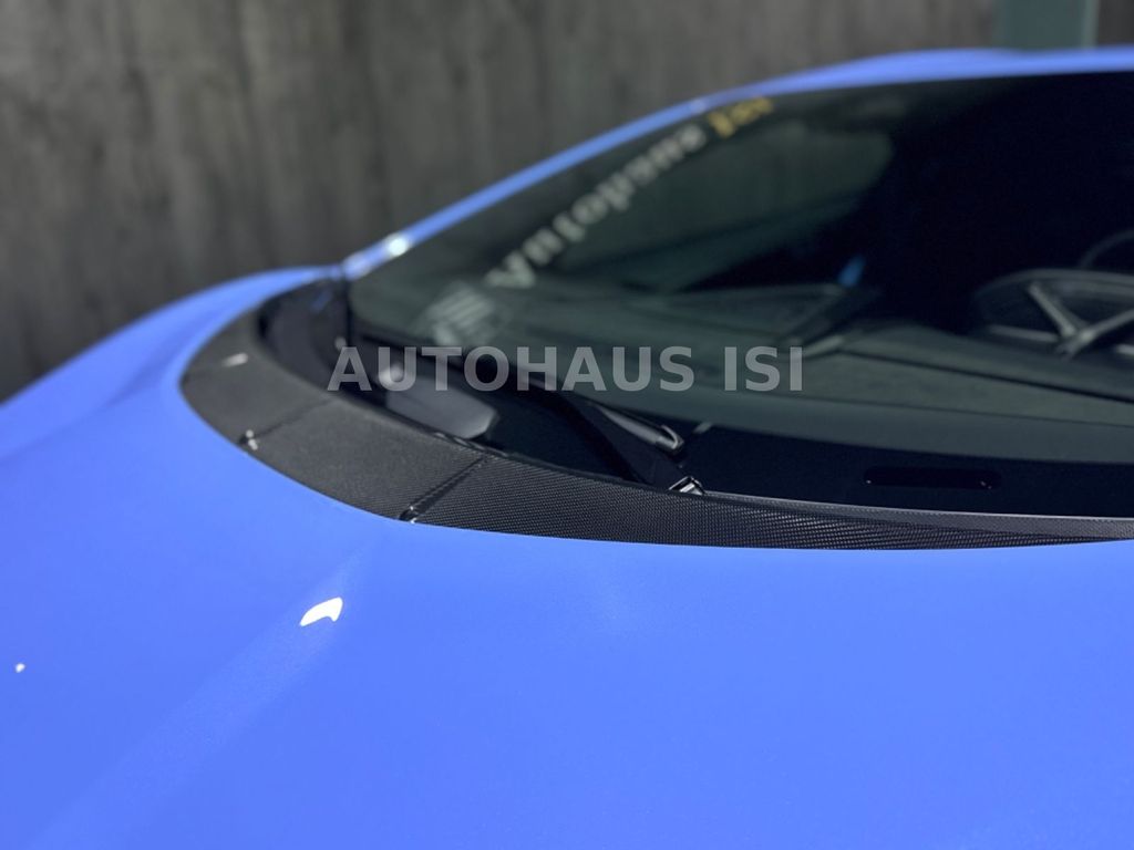 Lamborghini Revuelto 2025