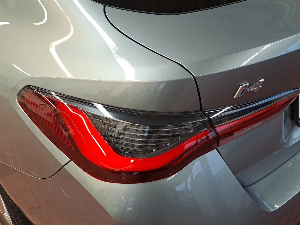 BMW i4 2023