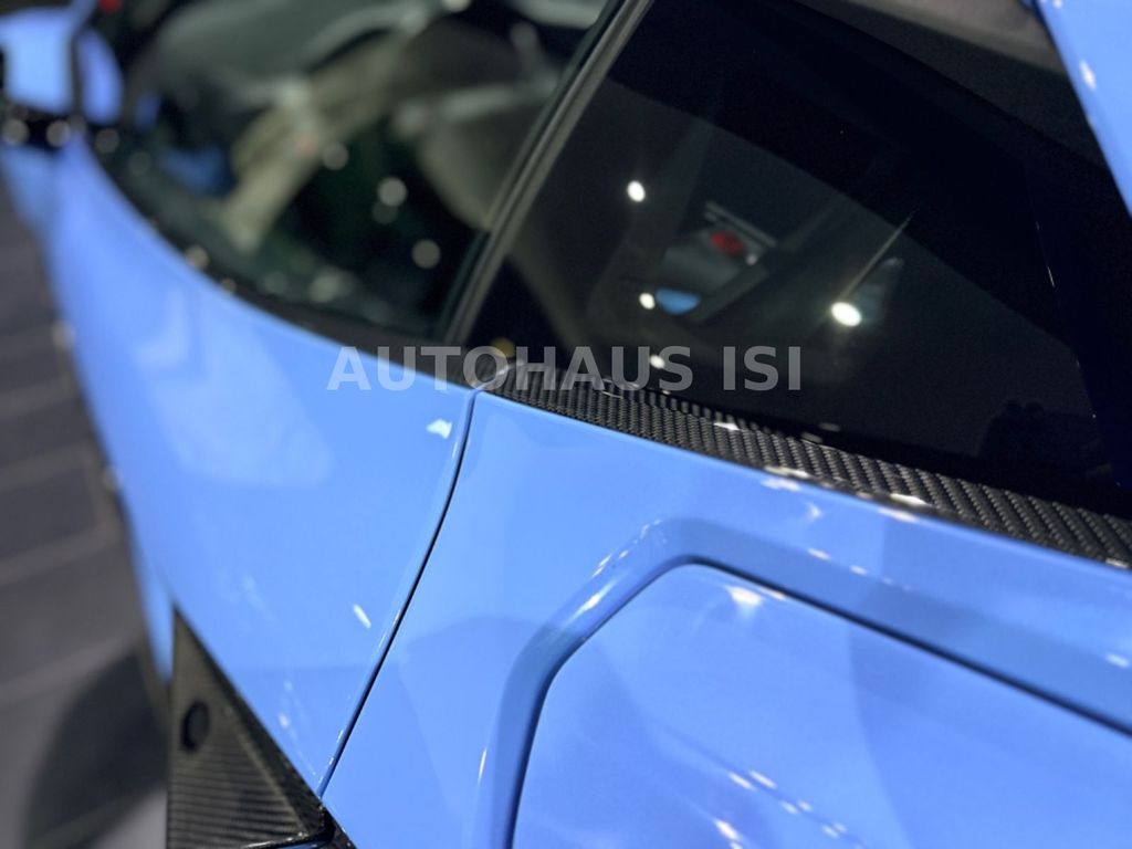 Lamborghini Revuelto 2025