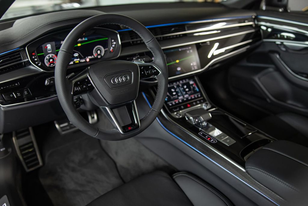 Audi A8 2025