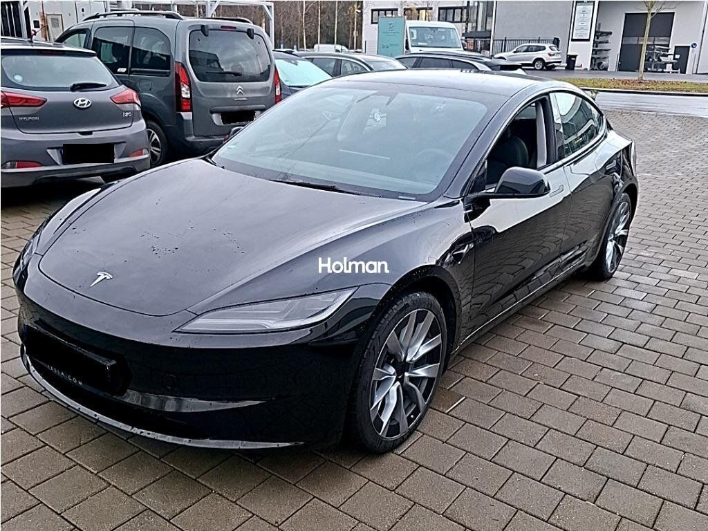 Tesla Model 3 2024