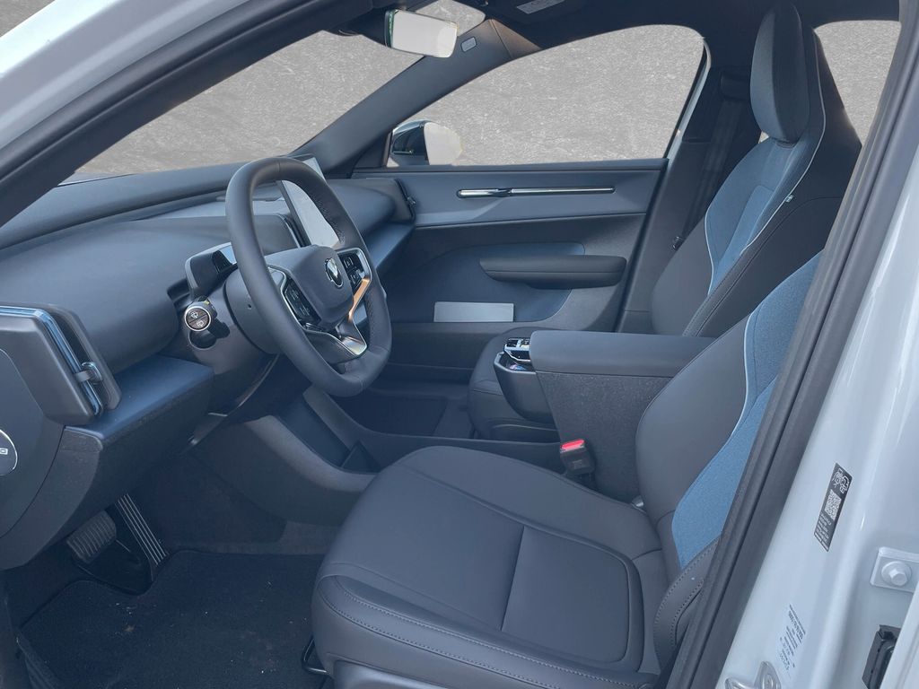 Volvo EX30 2025
