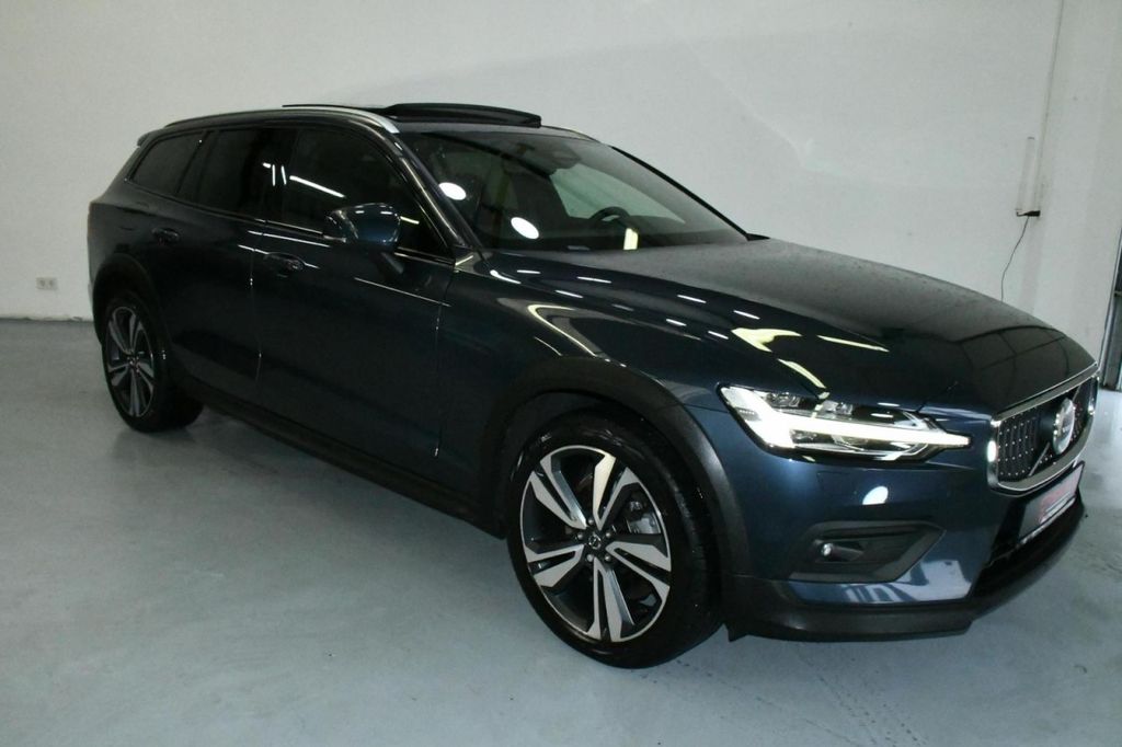 Volvo V60 Cross Country 2022