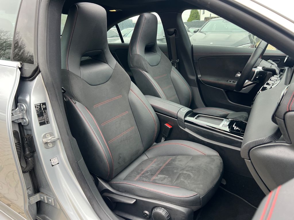 Mercedes-Benz CLA 200 2025